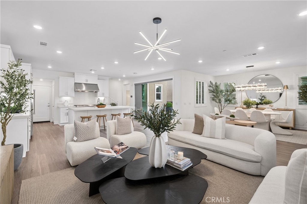 379 Sawbuck, Irvine CA 92618 - photo 2