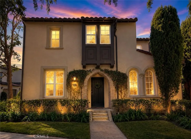 38 Gardenpath, Irvine, CA 92603