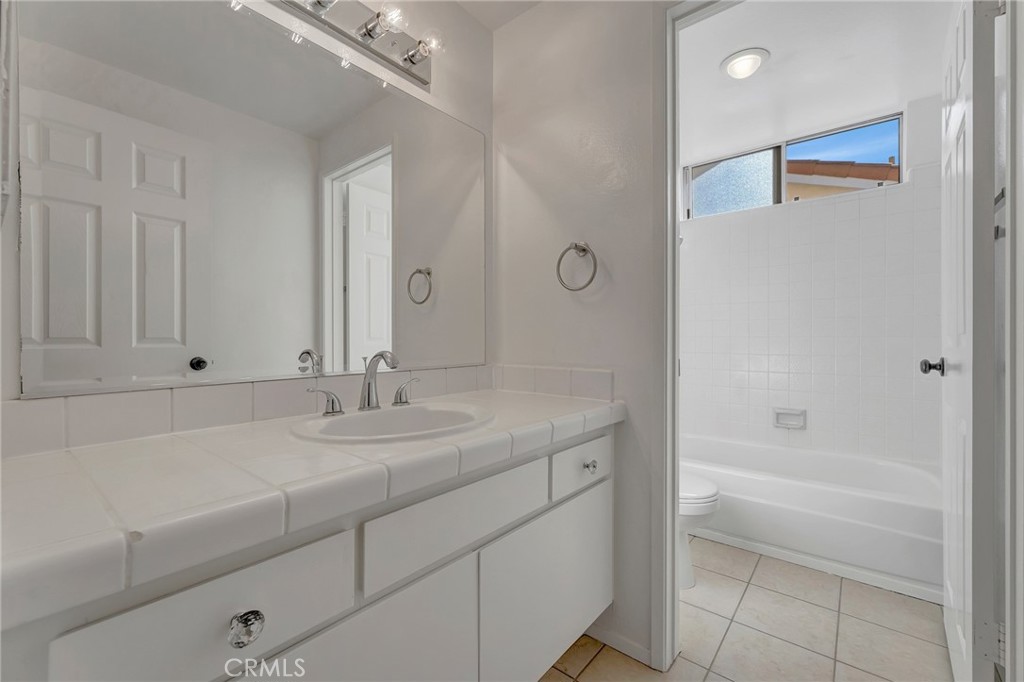 Hall bathroom - 3812 Salem, Irvine CA 92614 - photo 24