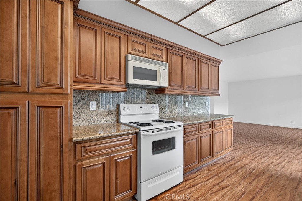 3832 Hamilton, Irvine CA 92614 - photo 17