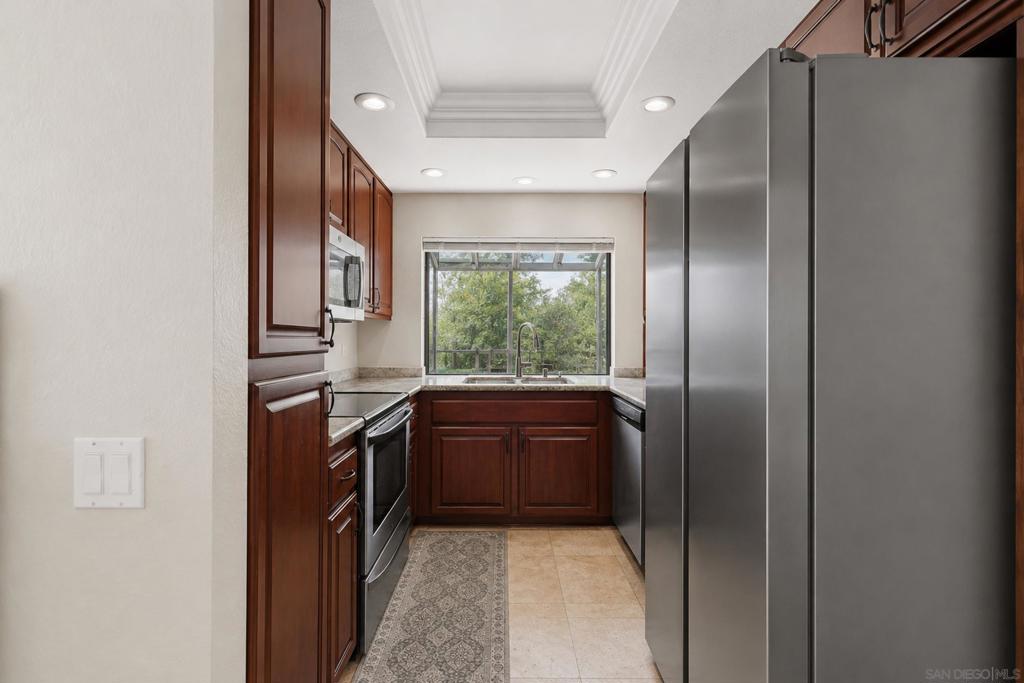 387 Deerfield Ave 77, Irvine CA 92606 - photo 4