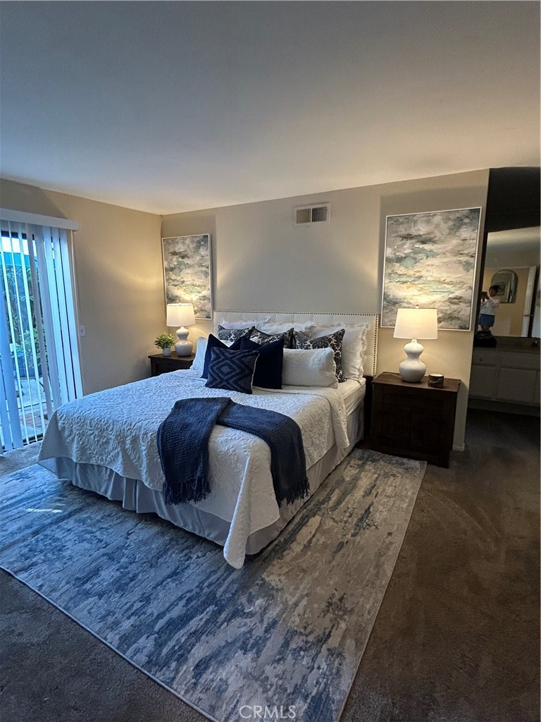 Comfortable master bedroom. - 39 Willowgrove, Irvine CA 92604 - photo 11