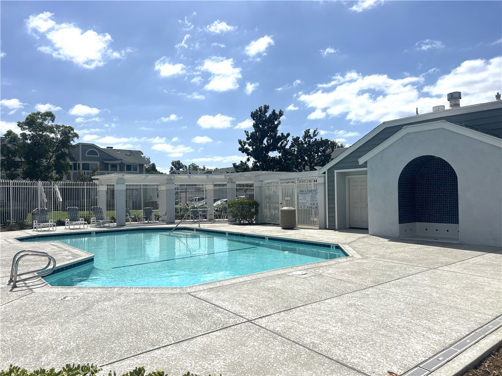 391 Huntington, Irvine CA 92620 - photo 3