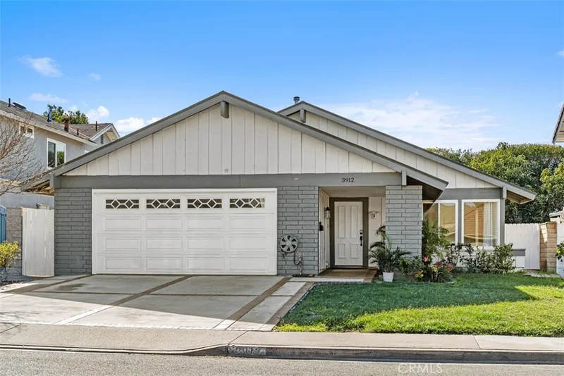 3912 Capri Avenue, Irvine, CA 92606