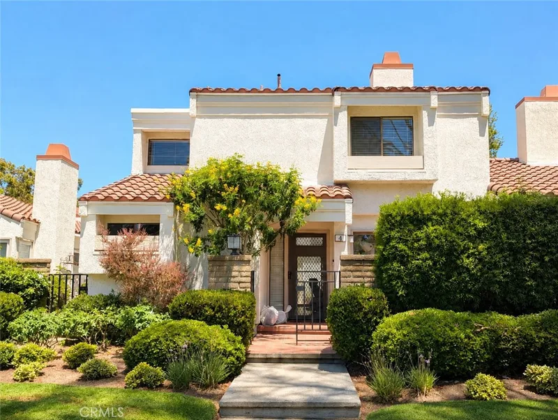 4 Morena 3, Irvine, CA 92612