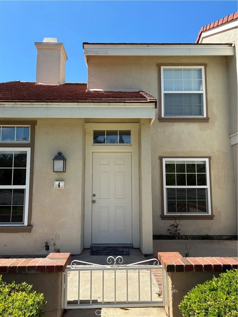 4 Wellesley, Irvine, CA 92612