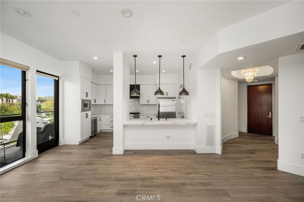 402 Rockefeller 315, Irvine CA 92612 - photo 2