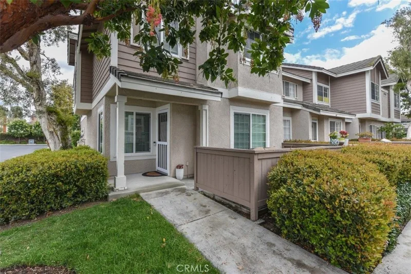 41 Christamon S 4, Irvine