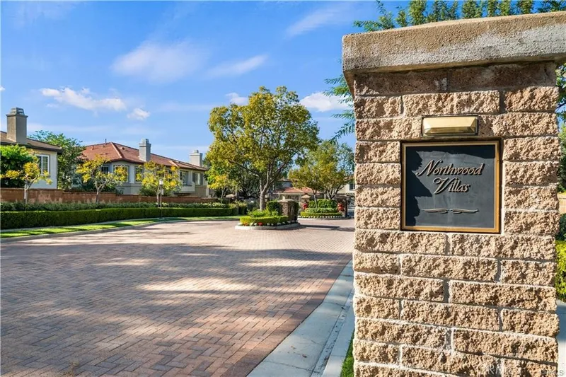 41 Darlington, Irvine