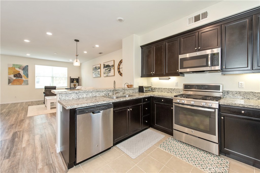 41 Hidden Trl, Irvine CA 92603 - photo 11