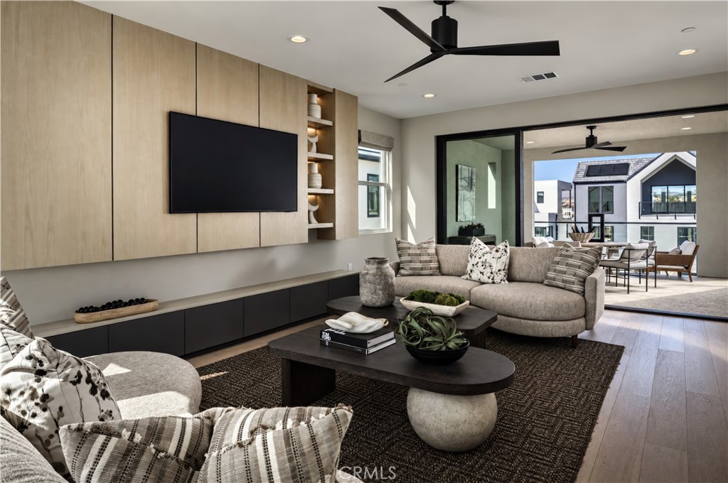 Loft - 421 Mila, Irvine CA 92618 - photo 9