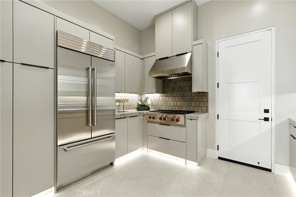 Kitchen 4 - 421 Narcissus, Irvine CA 92602 - photo 15