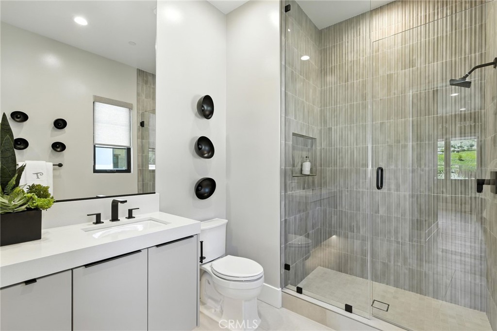 Bathroom 3 - 421 Narcissus, Irvine CA 92602 - photo 48