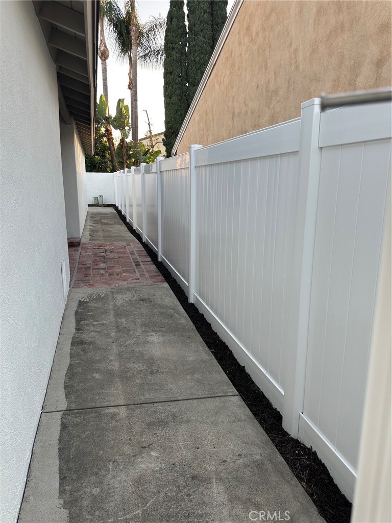 Brand new vinyl fence - 4212 Fireside, Irvine CA 92604 - photo 4