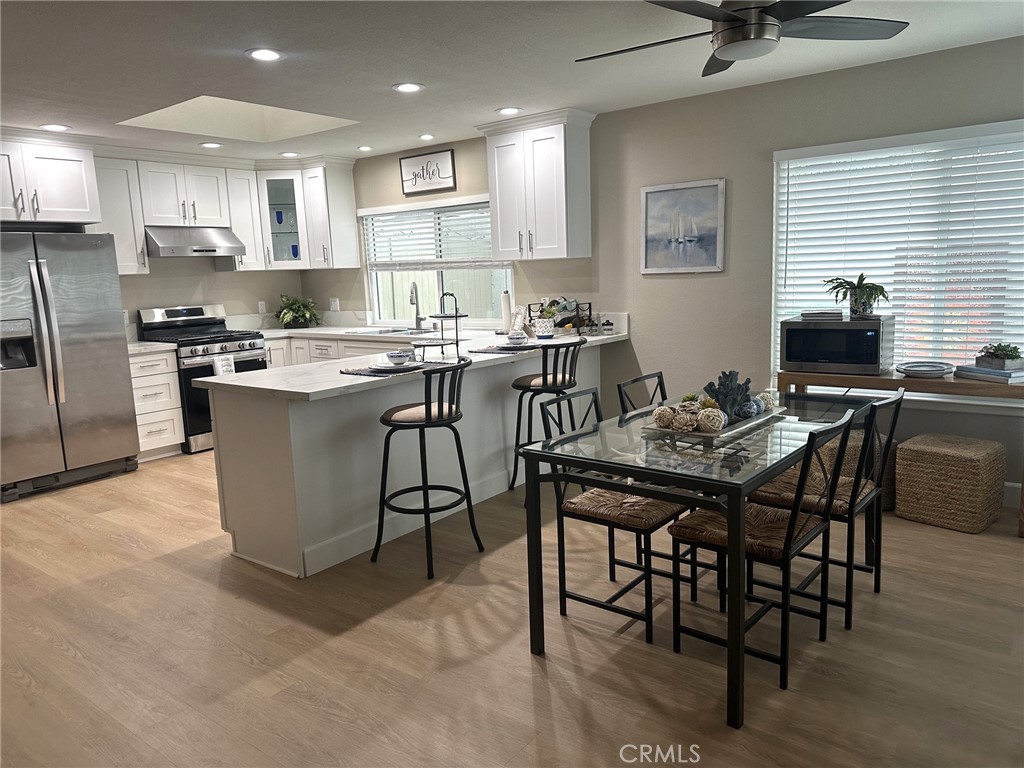 Kitchen and eating area. - 4212 Fireside, Irvine CA 92604 - photo 6