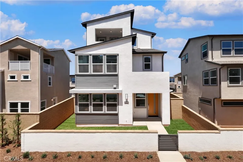 422 Lobata, Irvine, CA 92618