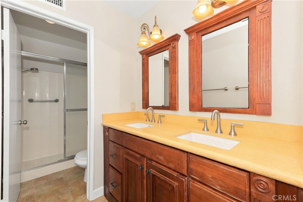 Primary bathroom - 4271 Manzanita, Irvine CA 92604 - photo 18