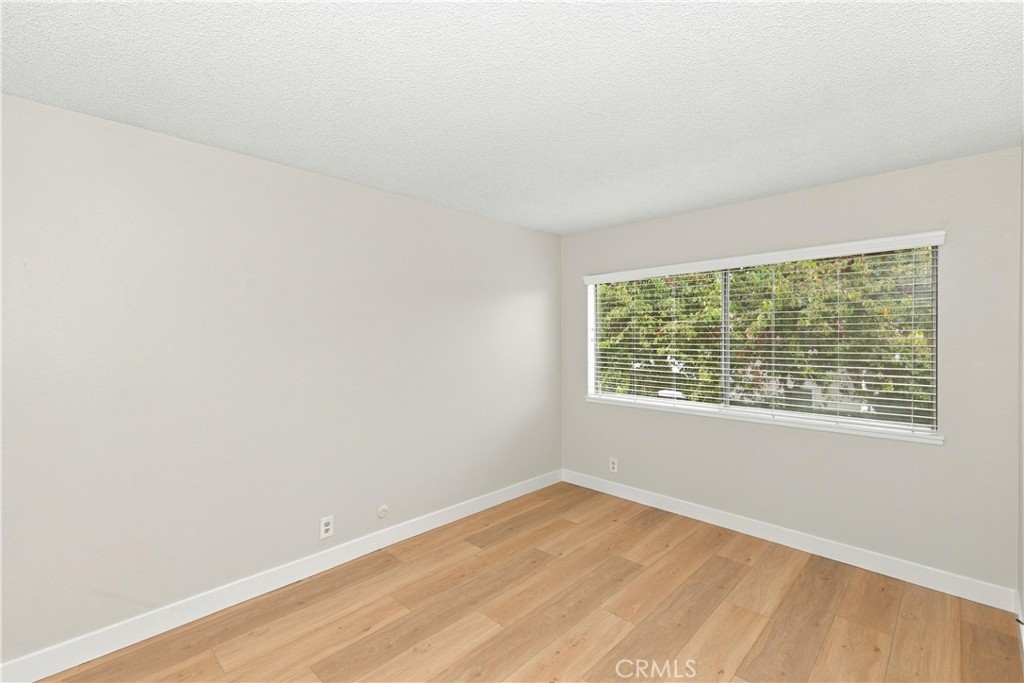 Guest bedroom 4 - 4271 Manzanita, Irvine CA 92604 - photo 22