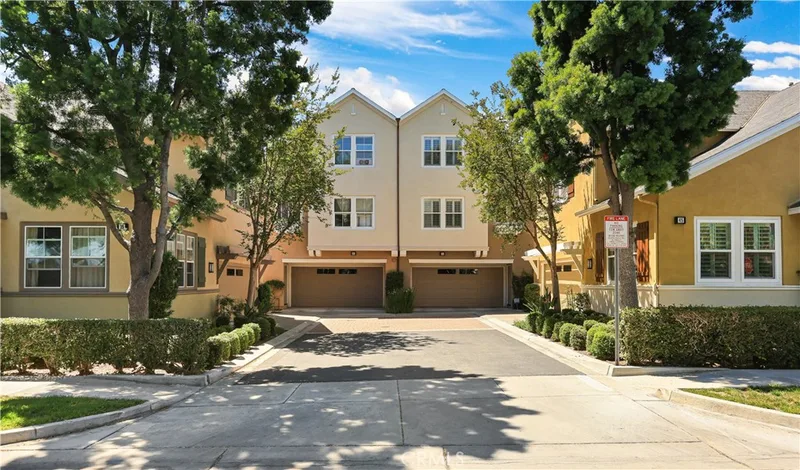 43 Visalia, Irvine, CA 92602
