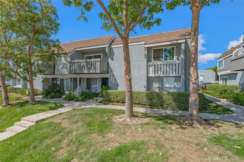 44 Fallbrook, Irvine