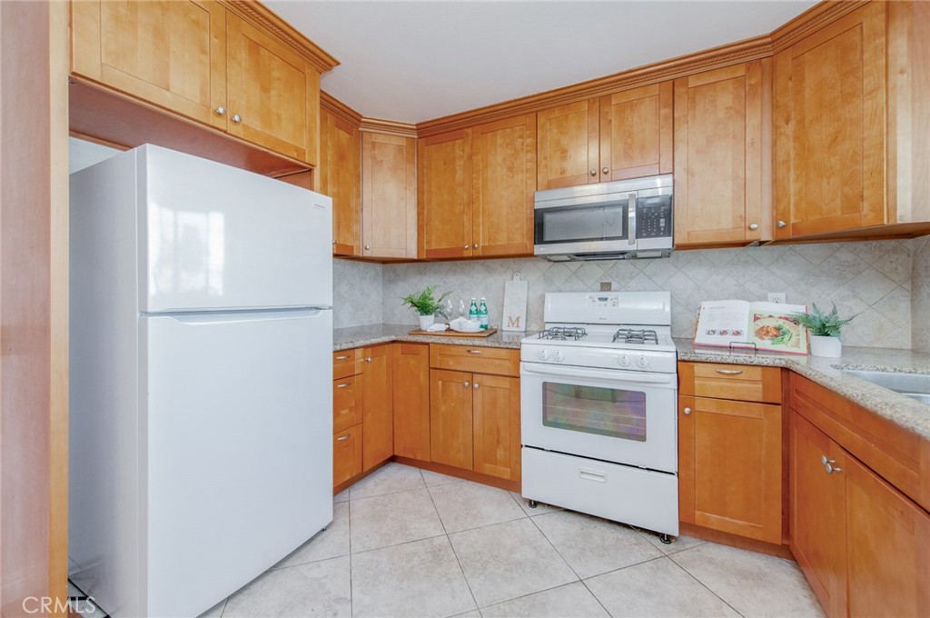 44 Fallbrook, Irvine CA 92604 - photo 6