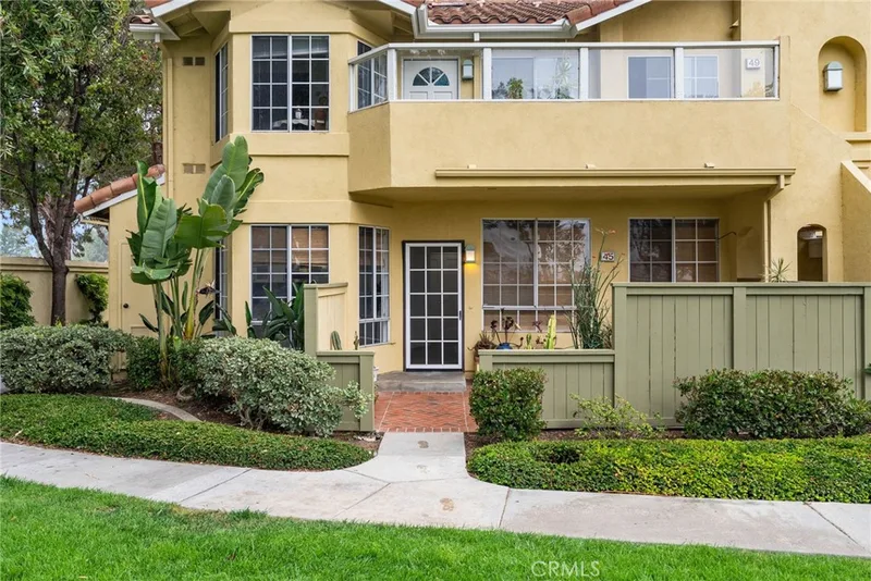 45 Alicante Aisle 52, Irvine, CA 92614