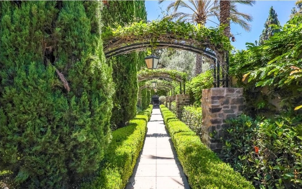 Clubhouse walkways - 46 Arborside, Irvine CA 92603 - photo 51