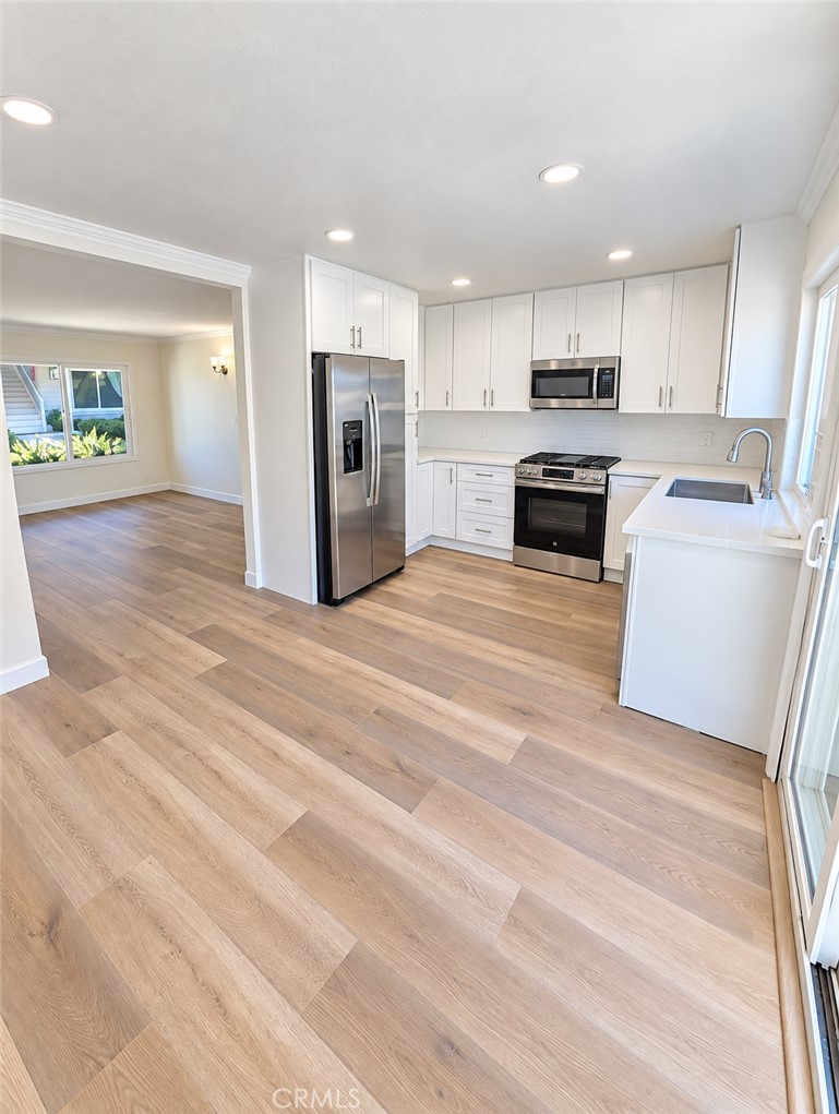 46 Eagle Point 25, Irvine CA 92604 - photo 9