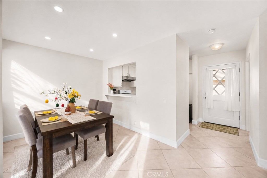 47 Fox 27, Irvine CA 92614 - photo 2