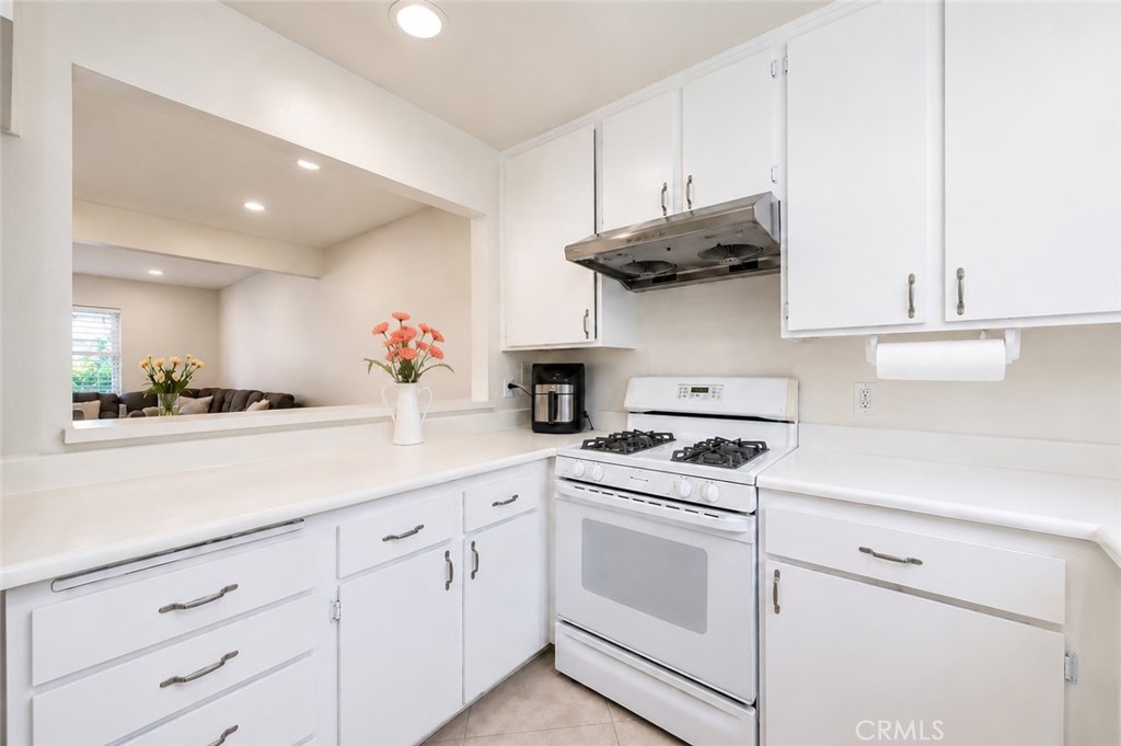 47 Fox 27, Irvine CA 92614 - photo 4