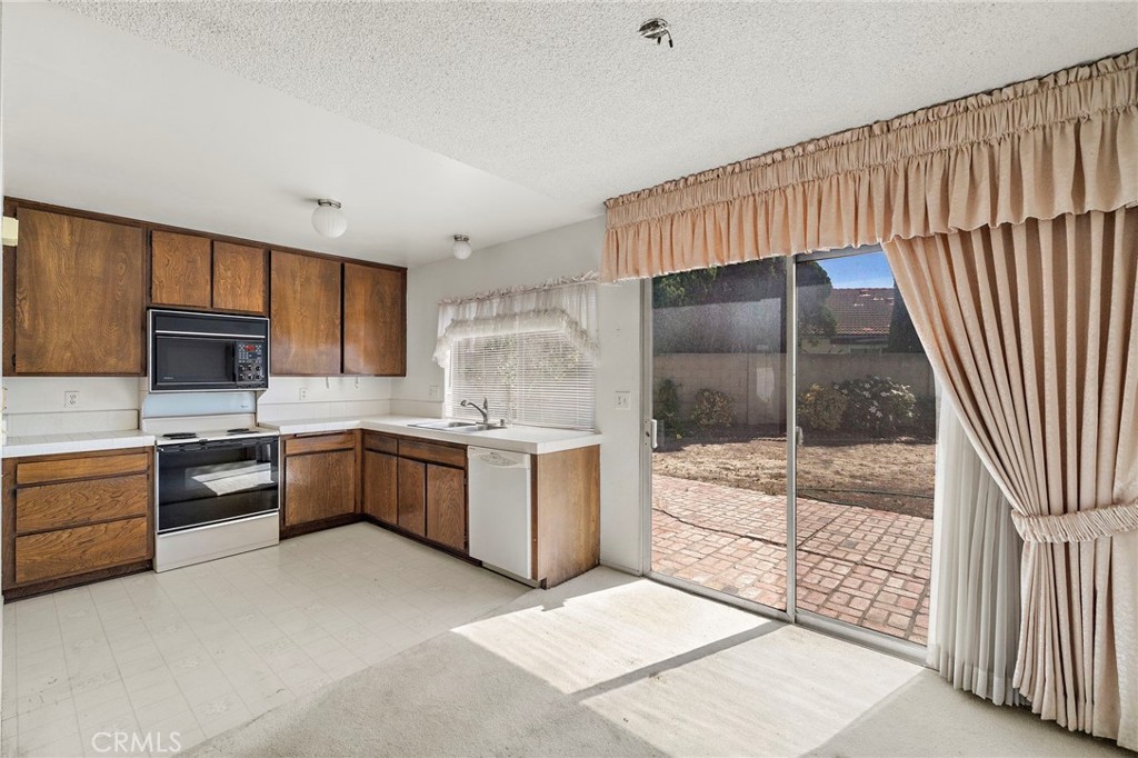 4862 Redbluff Circle, Irvine CA 92604 - photo 8