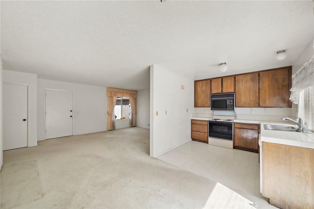 4862 Redbluff Circle, Irvine CA 92604 - photo 9