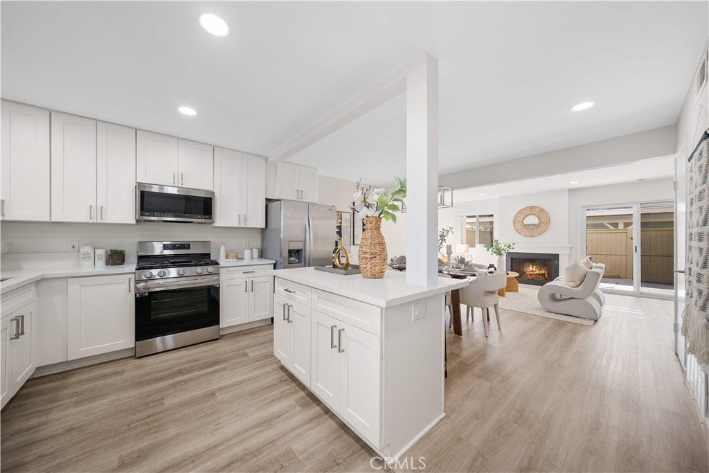 49 Thicket, Irvine CA 92614 - photo 1