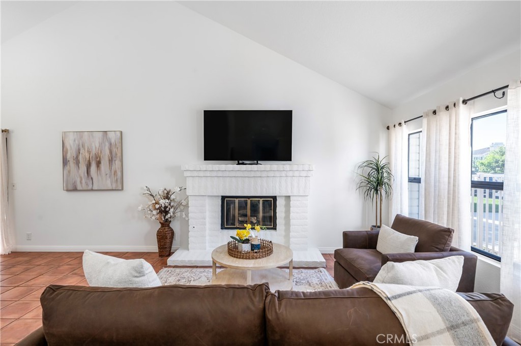 492 E Yale Loop, Irvine CA 92614 - photo 4