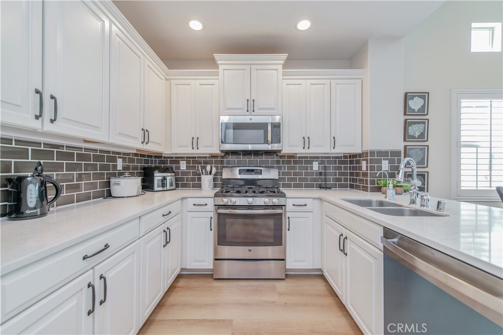 50 Rose Arch, Irvine CA 92620 - photo 7