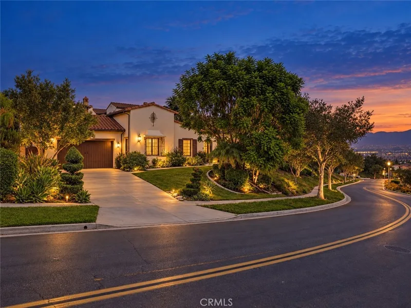 501 Luminous, Irvine