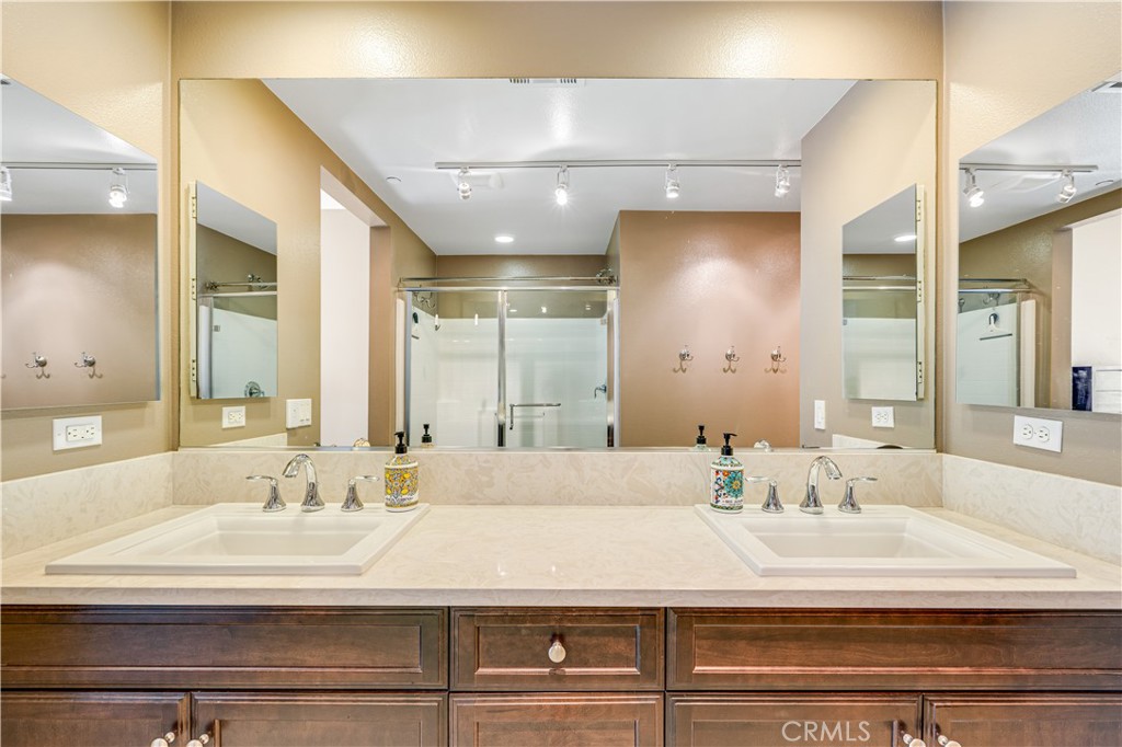 507 Rockefeller, Irvine CA 92612 - photo 16