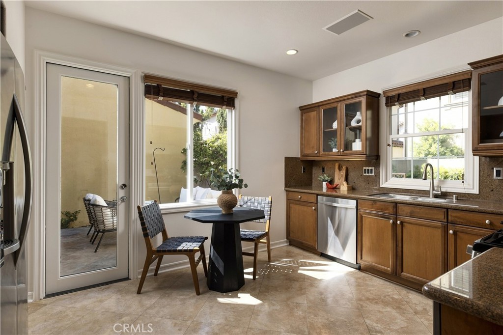 Dining nook in Kitchen - 51 Bower Tree, Irvine CA 92603 - photo 13