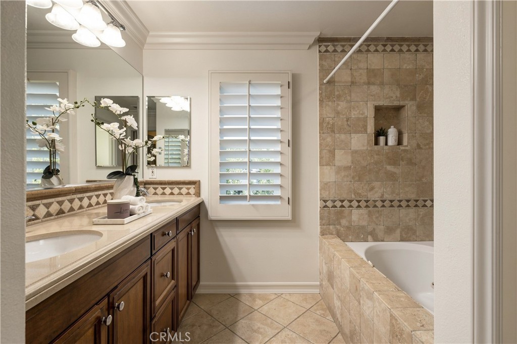 Primary En Suite - 51 Bower Tree, Irvine CA 92603 - photo 18