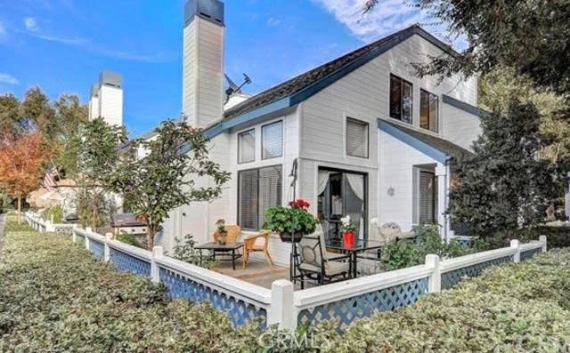 51 Greenmoor, Irvine, CA 92614