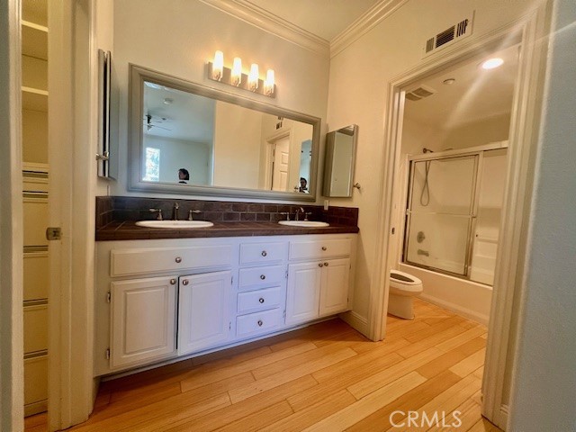 Dual vanity - 511 Birch Grove, Irvine CA 92618 - photo 7