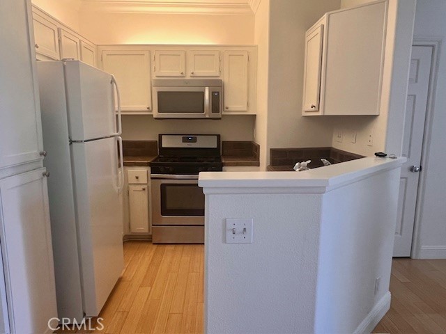 Kitchen - 511 Birch Grove, Irvine CA 92618 - photo 11