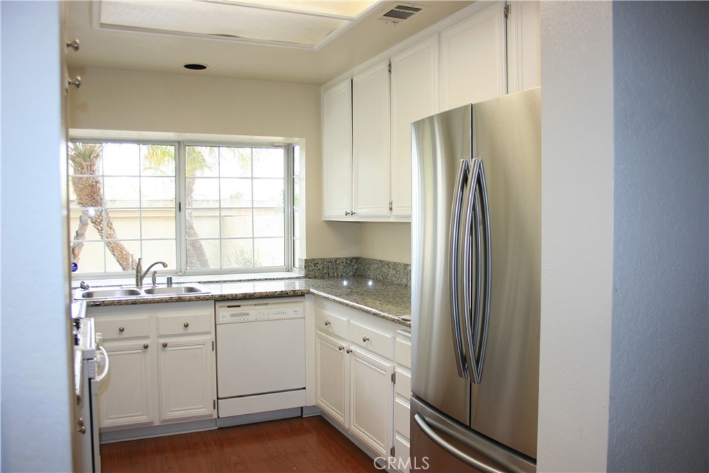52 Almador, Irvine CA 92614 - photo 3