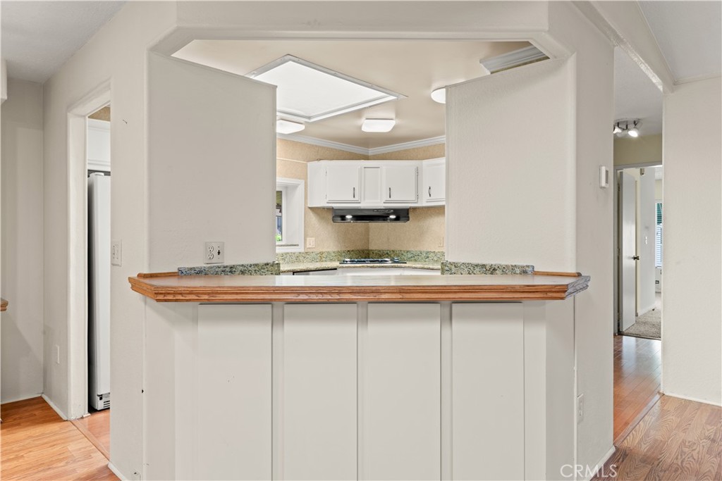 Breakfast bar - 5200 Irvine #343, Irvine CA 92620 - photo 8
