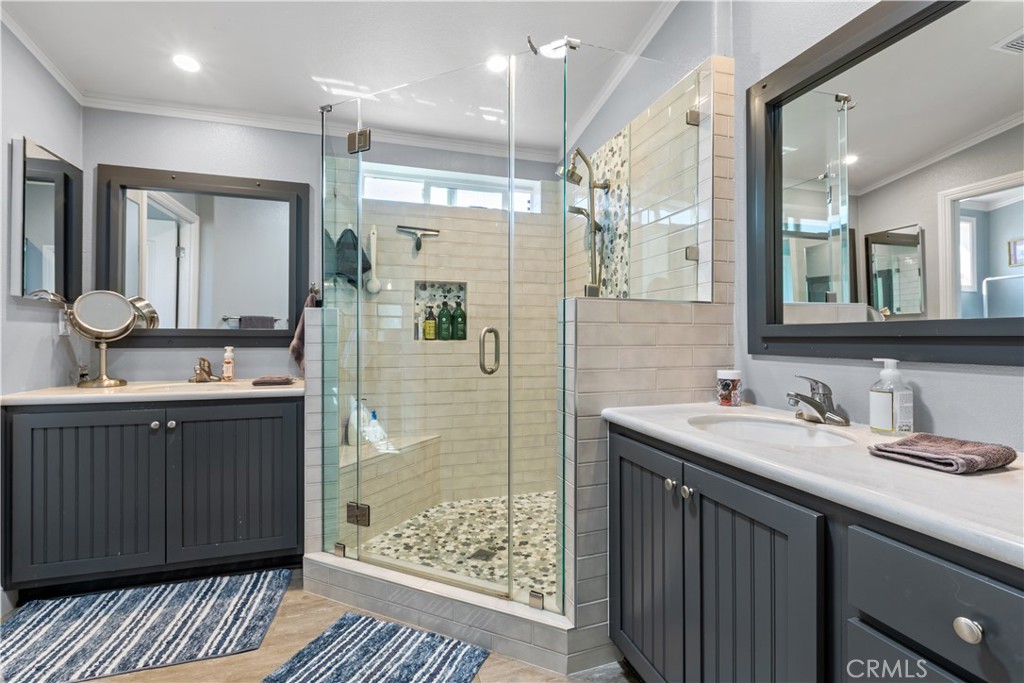Primary Bath w/dual sinks - 5200 Irvine 58, Irvine CA 92620 - photo 15