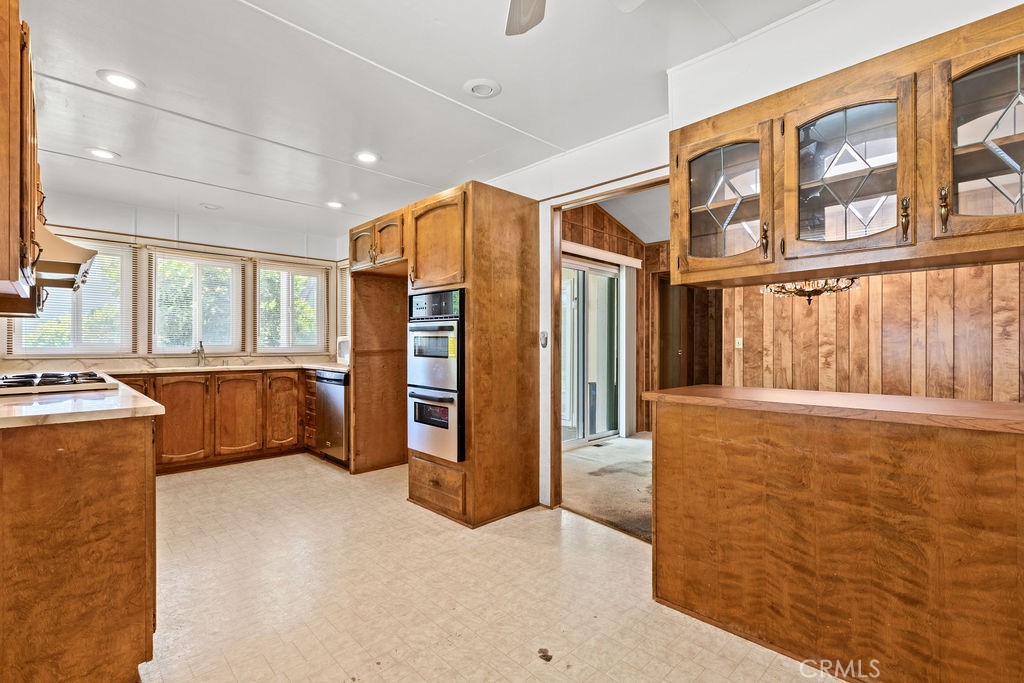 kitchen and breakfast nook - 5200 Irvine Blvd. 369, Irvine CA 92620 - photo 17