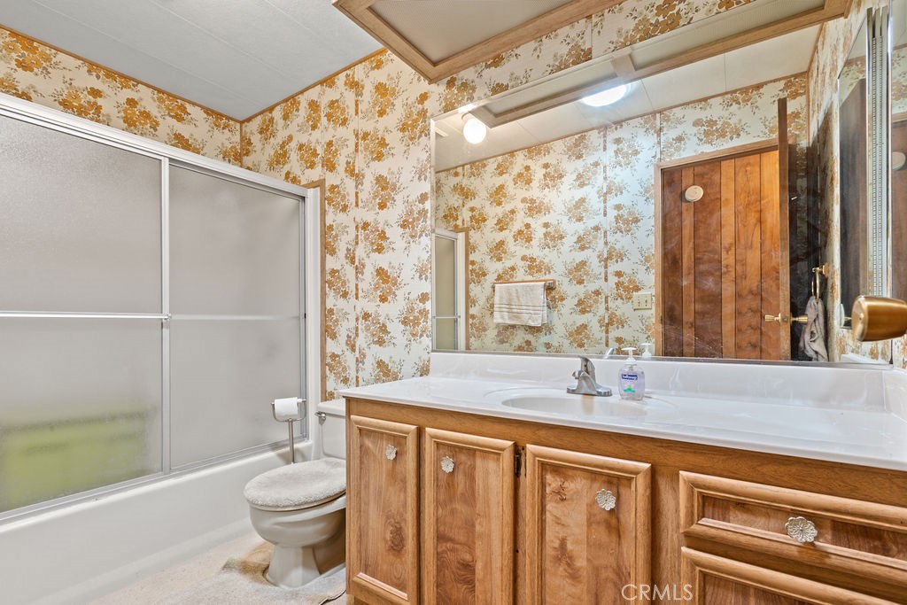 Hallway full bath - 5200 Irvine Blvd. 369, Irvine CA 92620 - photo 28