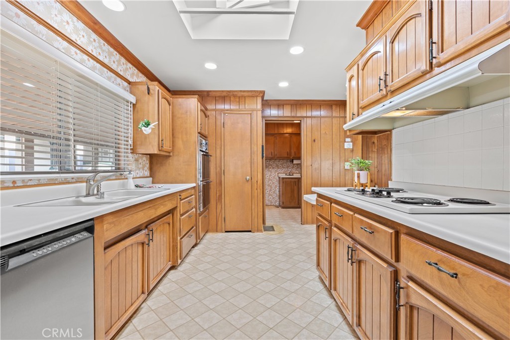 Kitchen - 5200 Irvine Blvd 61, Irvine CA 92620 - photo 13