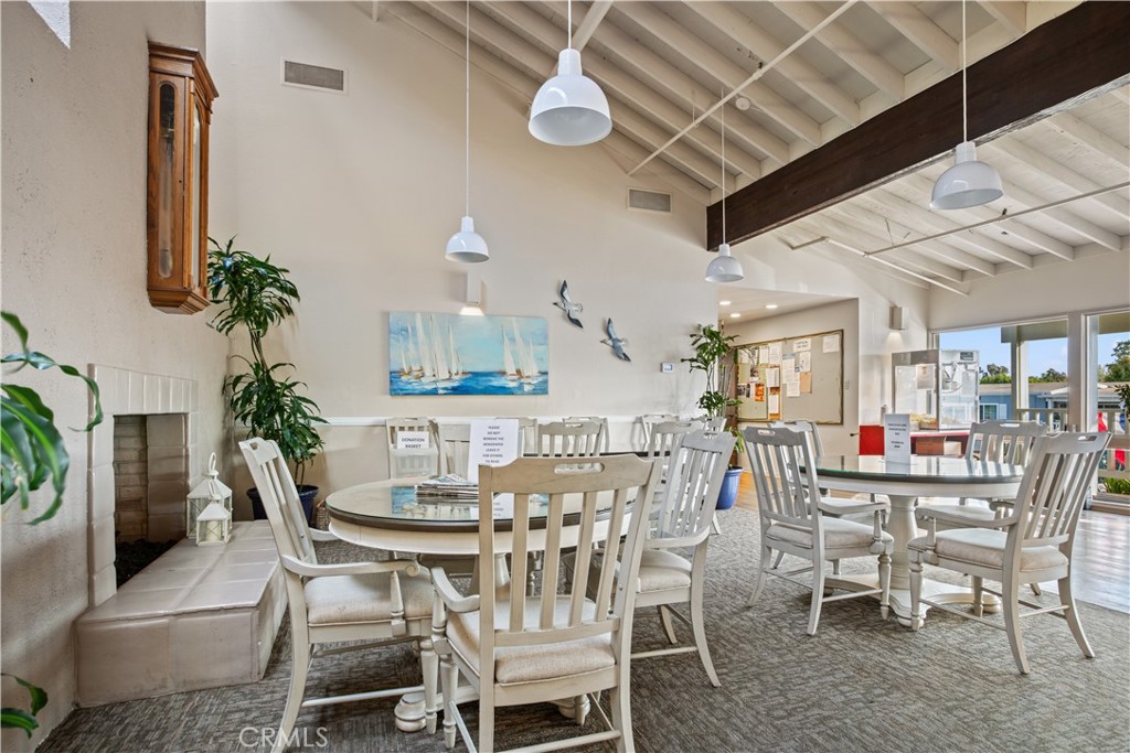 Community dining w/daily newsletter - 5200 Irvine Blvd 61, Irvine CA 92620 - photo 36