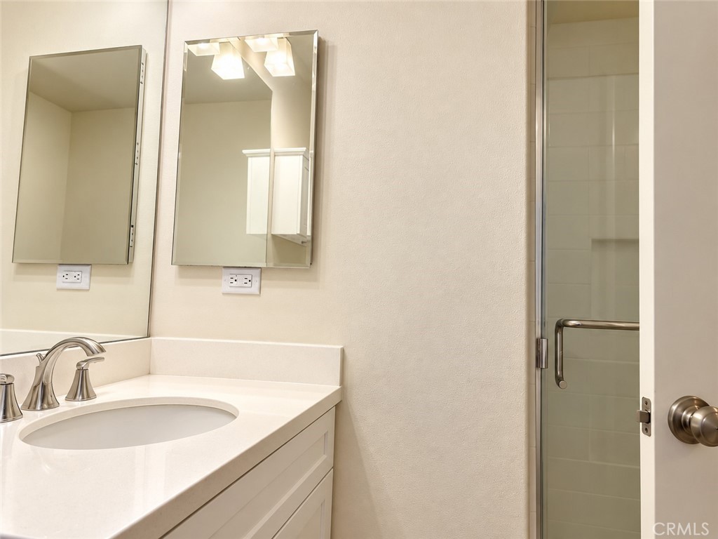 Downstairs Bathroom1 - 521 Rush Lily, Irvine CA 92620 - photo 5